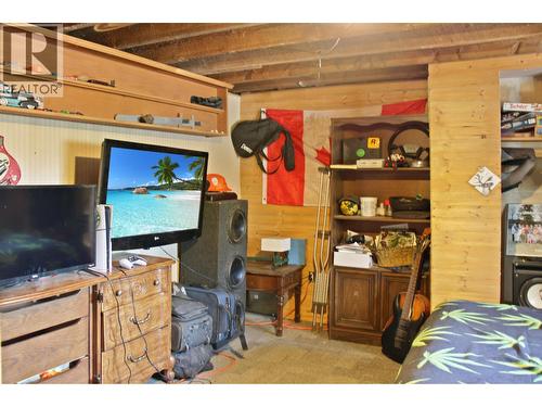8245 Bridge Lake North Road, Bridge Lake, BC - Indoor
