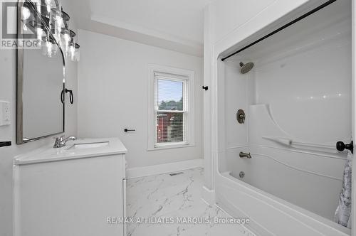 88 Brockville Street, Smiths Falls, ON - Indoor Photo Showing Bathroom