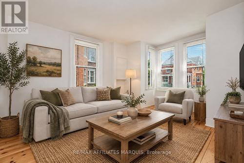 88 Brockville Street, Smiths Falls, ON - Indoor Photo Showing Living Room