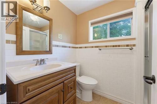 321 Pinehurst Road, Paris, ON - Indoor Photo Showing Bathroom