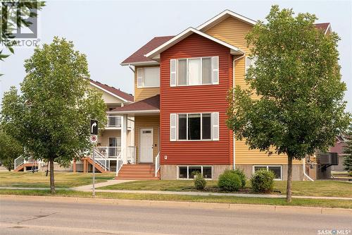 8 5004 James Hill Road, Regina, SK - Outdoor With Facade