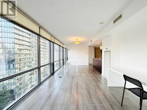 1203 - 38 Grenville Street, Toronto, ON - Indoor Photo Showing Other Room