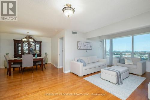 3239 - 68 Corporate Drive, Toronto, ON - Indoor Photo Showing Living Room