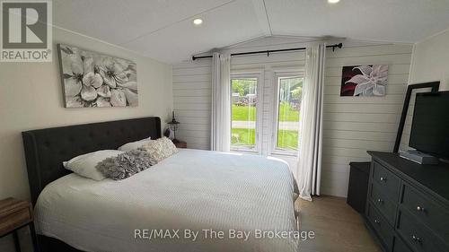 420 - 225 Platten Boulevard, Scugog, ON - Indoor Photo Showing Bedroom