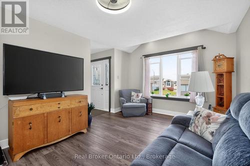 44 Byrnes Crescent, Penetanguishene, ON - Indoor Photo Showing Living Room