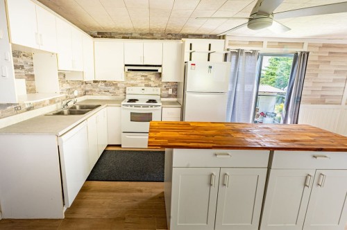 Cuisine - 8 Ch. Alder, La Pêche, QC - Indoor Photo Showing Kitchen With Double Sink