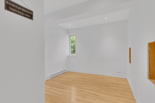 Logement - 1018 Ch. Des Nations, Sainte-Anne-Des-Lacs, QC - Indoor Photo Showing Other Room