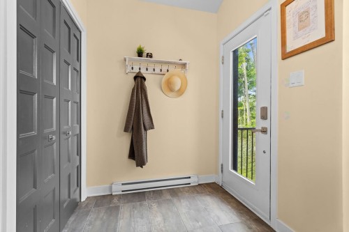 Hall d'entrée/Vestibule - 22 Rue Du Montagnard, Saint-Hippolyte, QC 