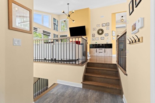 Hall d'entrée/Vestibule - 22 Rue Du Montagnard, Saint-Hippolyte, QC 