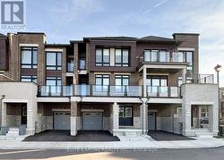 84 HOLYROOD CRESCENT  Vaughan, ON L4H 5G2