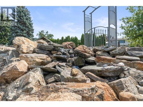 11410 Tassie Drive, Coldstream, BC - Outdoor