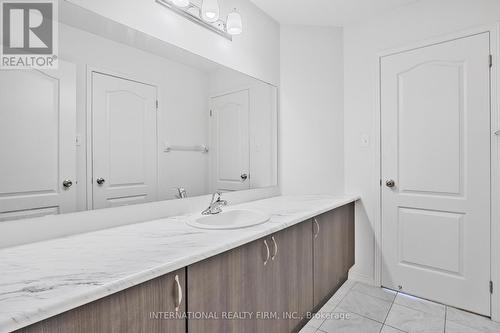 2537 Snow Knight Drive, Oshawa, ON - Indoor Photo Showing Bathroom