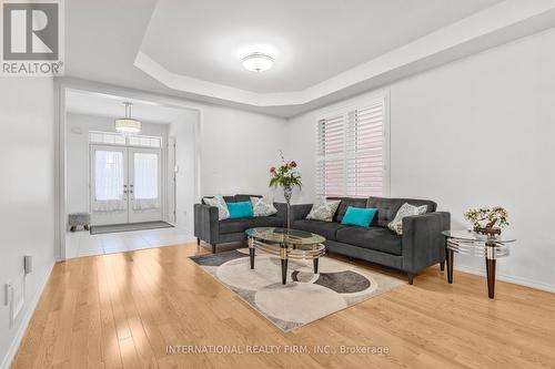 2537 Snow Knight Drive, Oshawa, ON - Indoor Photo Showing Living Room