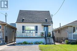 51 DELENA AVENUE  Hamilton, ON L8H 1B7