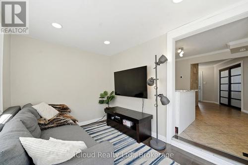 51 Delena Avenue, Hamilton, ON - Indoor