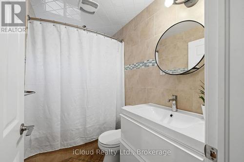 51 Delena Avenue, Hamilton, ON - Indoor Photo Showing Bathroom