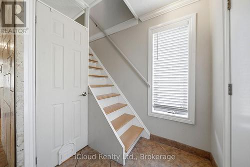 51 Delena Avenue, Hamilton, ON - Indoor Photo Showing Other Room