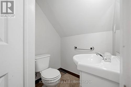 51 Delena Avenue, Hamilton, ON - Indoor Photo Showing Bathroom