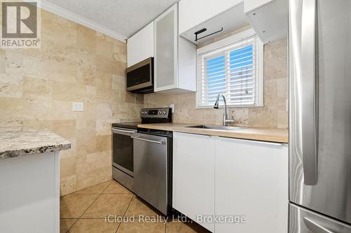 51 Delena Avenue, Hamilton, ON - Indoor Photo Showing Kitchen With Stainless Steel Kitchen With Upgraded Kitchen