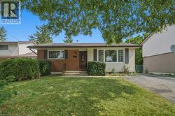 6 CAPRICE Court  Hamilton, ON L9C 2N5
