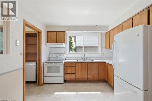6 Caprice Court, Hamilton, ON - Indoor Photo Showing Kitchen With Double Sink
