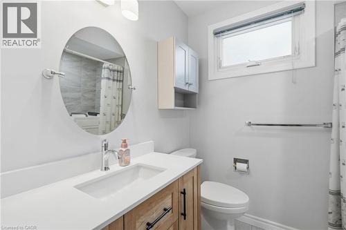 6 Caprice Court, Hamilton, ON - Indoor Photo Showing Bathroom