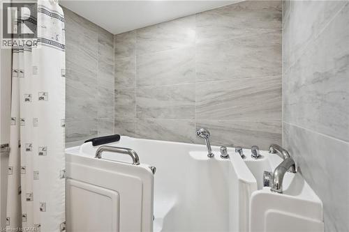 6 Caprice Court, Hamilton, ON - Indoor Photo Showing Bathroom