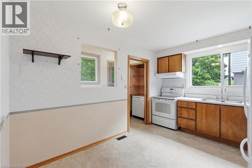 6 Caprice Court, Hamilton, ON - Indoor Photo Showing Kitchen
