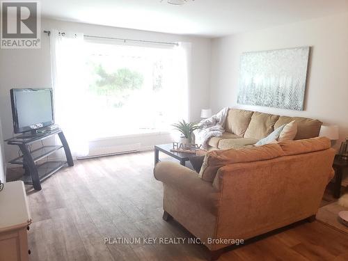 5409 OAK AVENUE , Lambton Shores, Ontario N0N 1J0 4