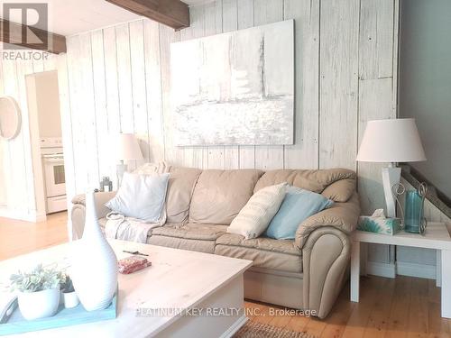 5409 OAK AVENUE , Lambton Shores, Ontario N0N 1J0 5