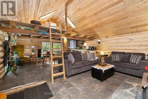 24163 Highway 7 Highway, Frontenac (Frontenac Centre), ON - Indoor Photo Showing Living Room