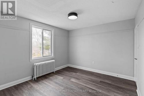 Bedroom 2 - 134 Napier Street, Barrie, ON - Indoor Photo Showing Other Room