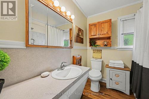4pc bath with tub/shower combo & built-in storage. - 5 Queen Street, Smiths Falls, ON - Indoor Photo Showing Bathroom