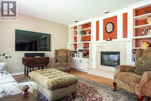 1 Kusins Court, Dundas, ON - Indoor Photo Showing Living Room With Fireplace
