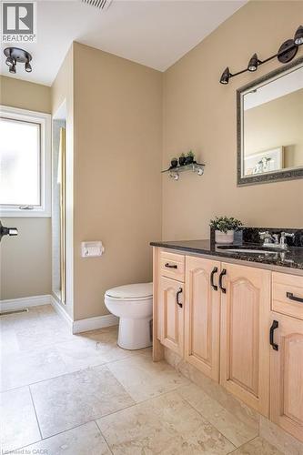 1 Kusins Court, Dundas, ON - Indoor Photo Showing Bathroom
