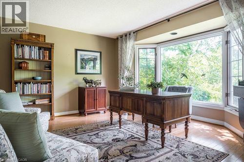 1 Kusins Court, Dundas, ON - Indoor