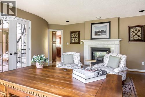 1 Kusins Court, Dundas, ON - Indoor Photo Showing Living Room With Fireplace