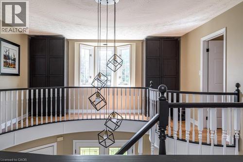 1 Kusins Court, Dundas, ON - Indoor Photo Showing Other Room