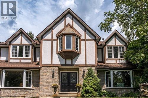 1 Kusins Court, Dundas, ON - Outdoor With Facade