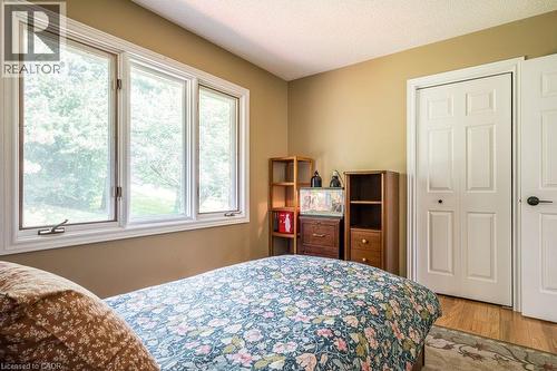 1 Kusins Court, Dundas, ON - Indoor Photo Showing Bedroom