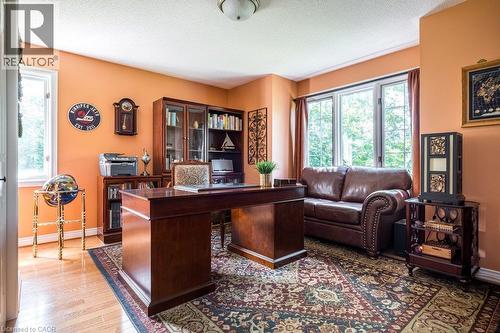 1 Kusins Court, Dundas, ON - Indoor Photo Showing Office