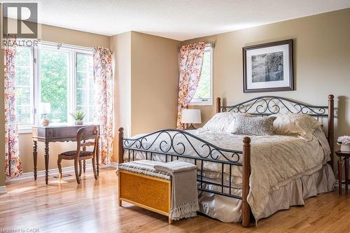 1 Kusins Court, Dundas, ON - Indoor Photo Showing Bedroom