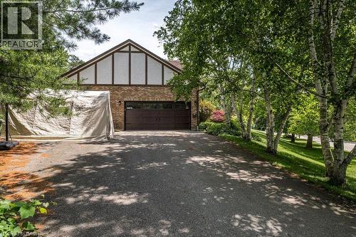 1 Kusins Court, Dundas, ON - Outdoor