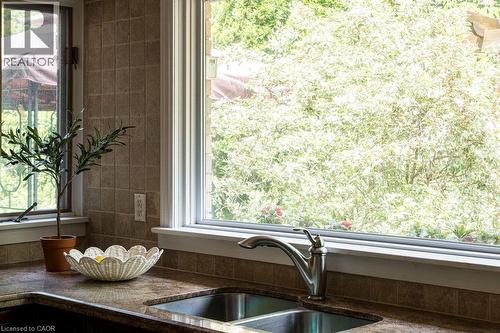 1 Kusins Court, Dundas, ON - Indoor Photo Showing Kitchen With Double Sink