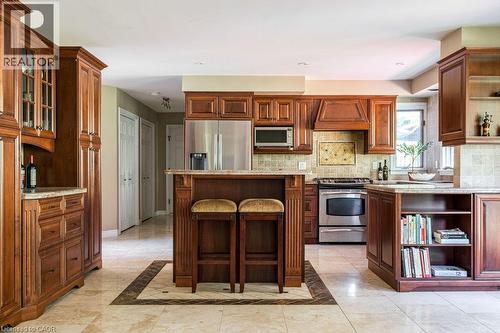 1 Kusins Court, Dundas, ON - Indoor Photo Showing Kitchen