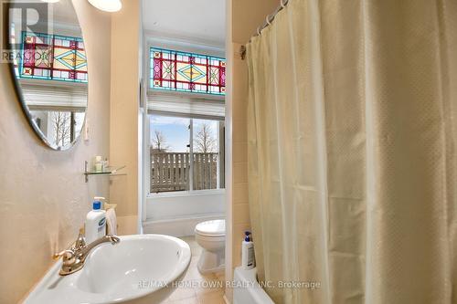 64 King Street E, Brockville, ON - Indoor Photo Showing Bathroom