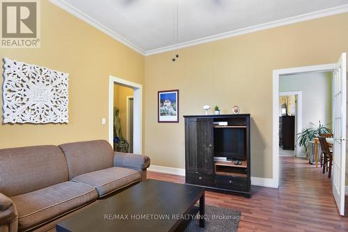 64 King Street E, Brockville, ON - Indoor Photo Showing Living Room