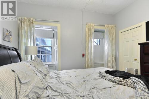 64 King Street E, Brockville, ON - Indoor Photo Showing Bedroom