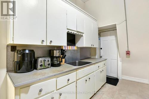 64 King Street E, Brockville, ON - Indoor Photo Showing Kitchen