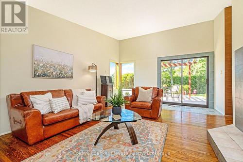 5126 Ninth Line, Erin, ON - Indoor Photo Showing Living Room